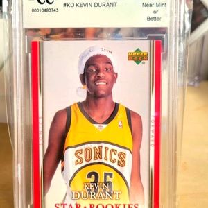 2007 Upper Deck Rookie Santa Hat Kevin Durant Seattle Supersonics BCCG 9 SP